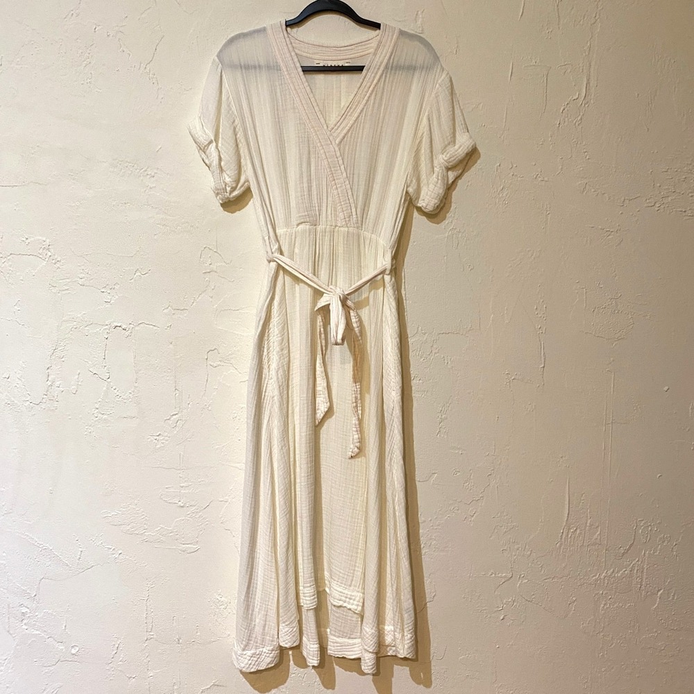 Xirena Dress size Medium White Gauze Midi Tie Wrap Lightweight Cotton Beach